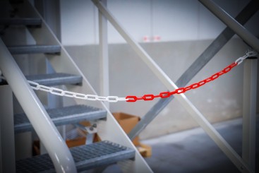 Pregradni lanac | crveno-bijela | plastični | 5 m 
